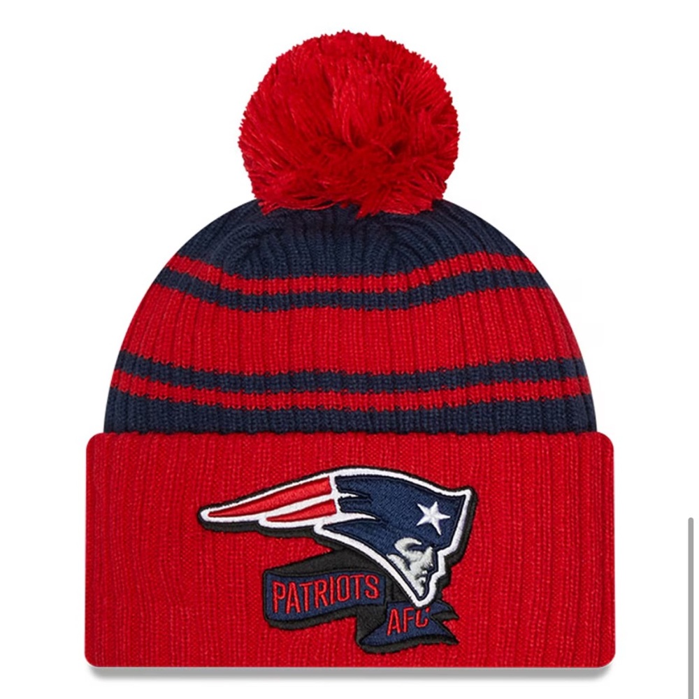 Brand New! New England Patriots New Era 2022 Sideline Cuffed Pom Knit Hat - Navy